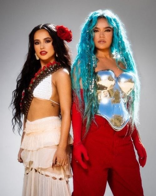 Becky G estrena &quot;MAMIII&quot; con Karol G